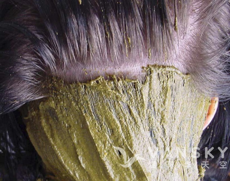 250520162443_Henna paste on white hair.jpg